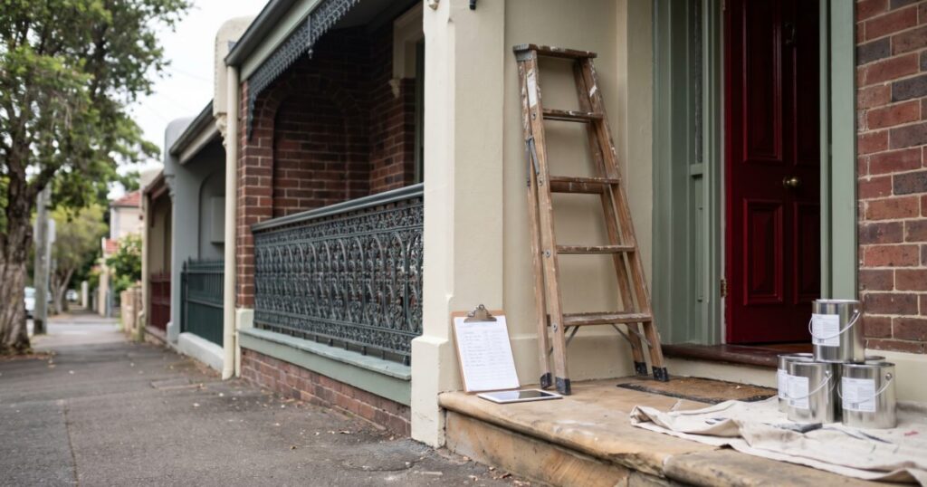 Painter quoting an Inner West Sydney terrace exterior, AKD Painting